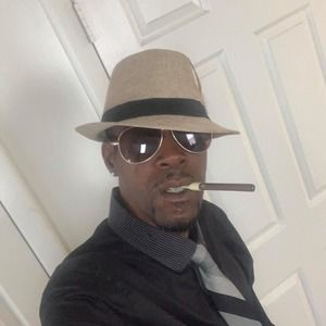 Meet your Posher, Cameron